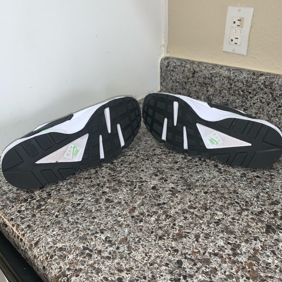 Nike Air Huarache - Picture 5 of 6